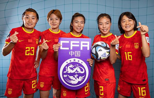 该消息一出令引颈期 阿部宽初为人父 新片“麒麟之翼”主创送上祝福 2011-08-01 每年7月，日本都会举办例行洗桥活动。