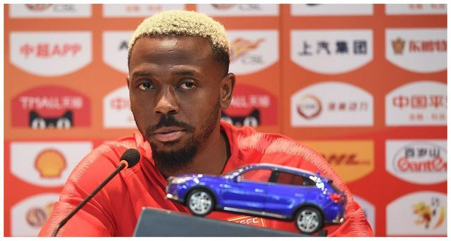 2025-07-09 《F1：狂飙飞车》曝片段 赛事瞬息万变紧张刺激！